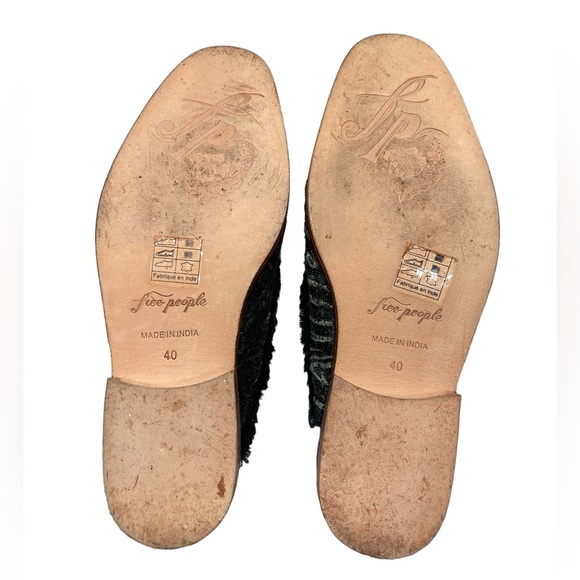 ⚡️SOLD⚡️Free People Shoes Mules Gray Black Faux Fur Velvet Flat Loafer Size 40 - Picture 10 of 16